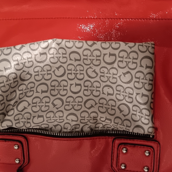 Y2k Guess Red Patent Faux Leather Shoulder Bag W/ Multiple Zippers & Pockets - Picture 8 of 10
